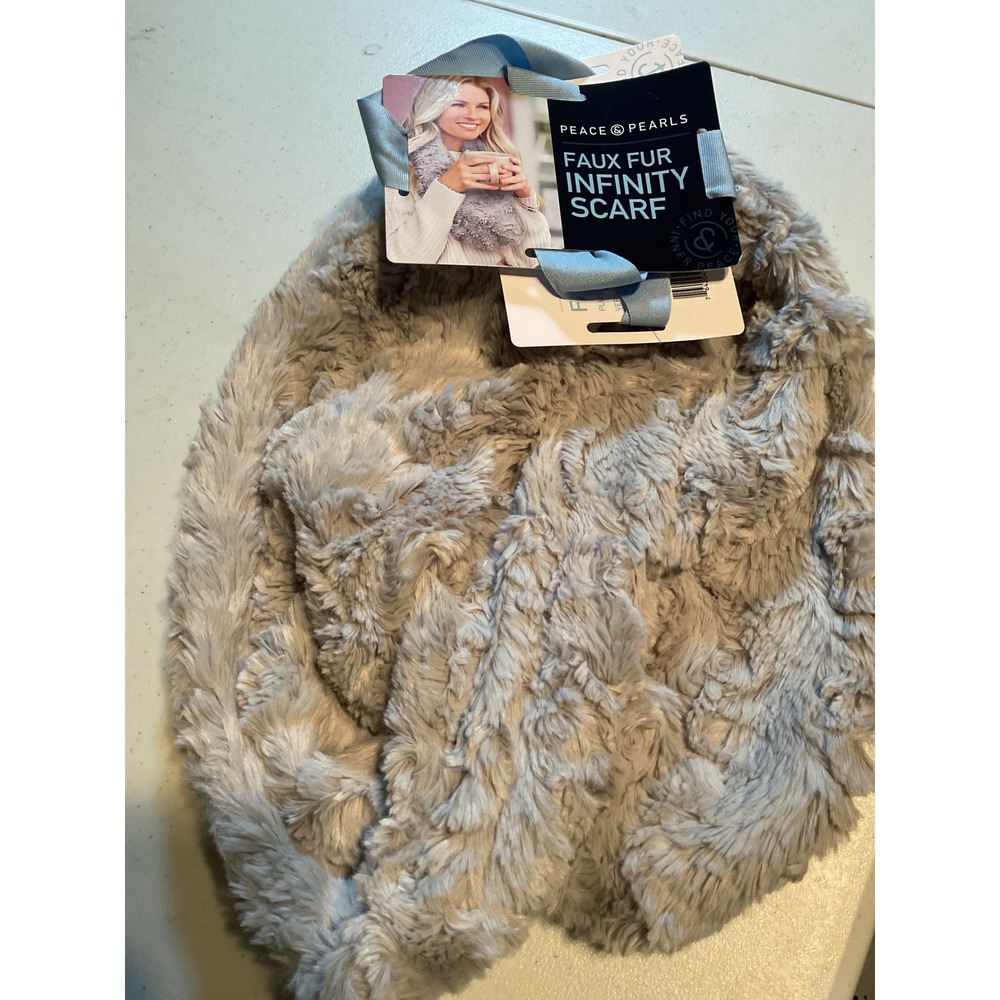 Peace & Pearls Faux Fur Infinity Scarf Grey Plush Winter Neck Warmer RN‎ 137013